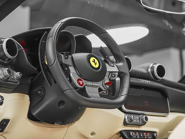 Фото 9 - Ferrari Portofino