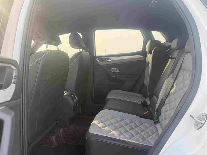 Фото 6 - Volkswagen Tayron X