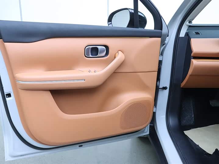 Фото 8 - Leapmotor C10