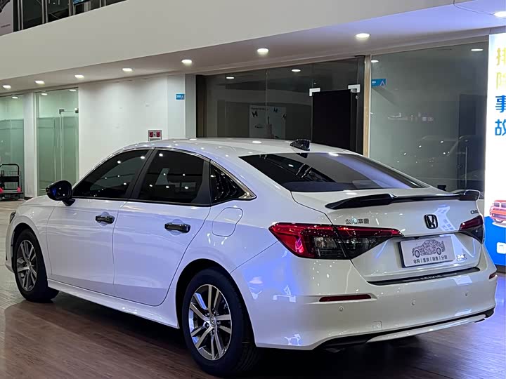 Фото 4 - Honda Civic