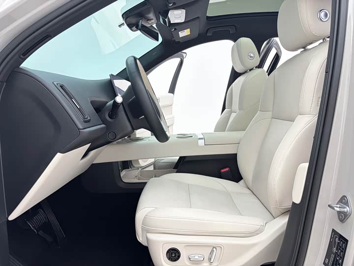 Фото 7 - LiXiang L6