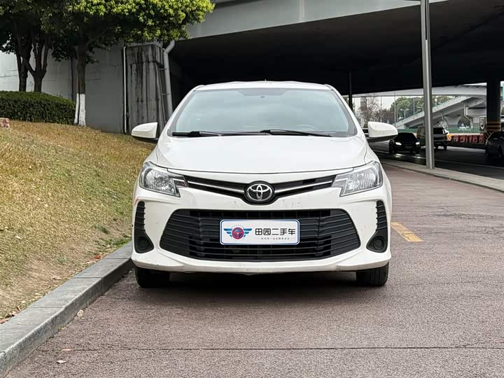 Фото 2 - Toyota Vios