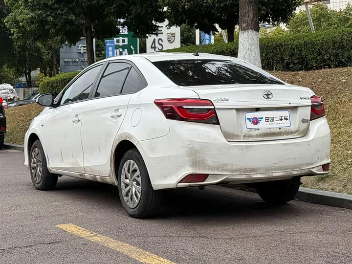 Фото 4 - Toyota Vios