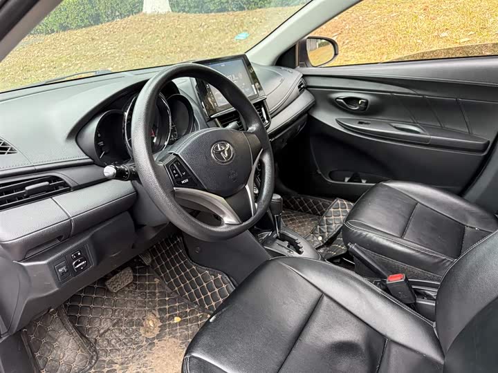 Фото 7 - Toyota Vios