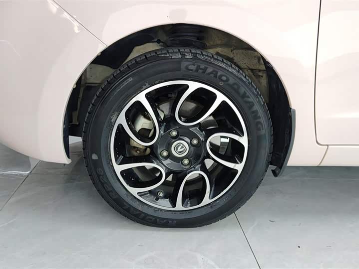 Фото 6 - Changan BenBen E-Star