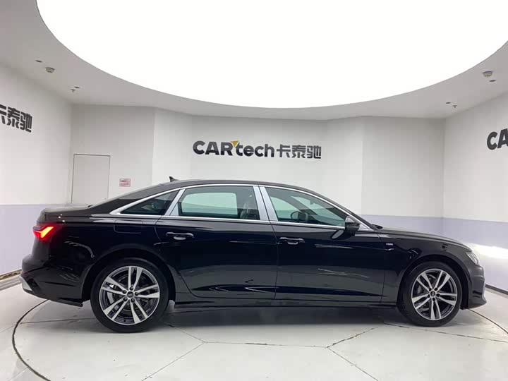 Фото 4 - Audi A6L