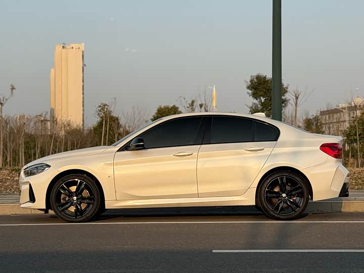 Фото 3 - BMW 1 Series