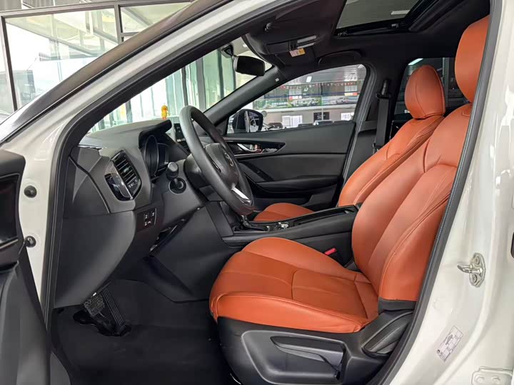 Photo 5 - Mazda CX-4