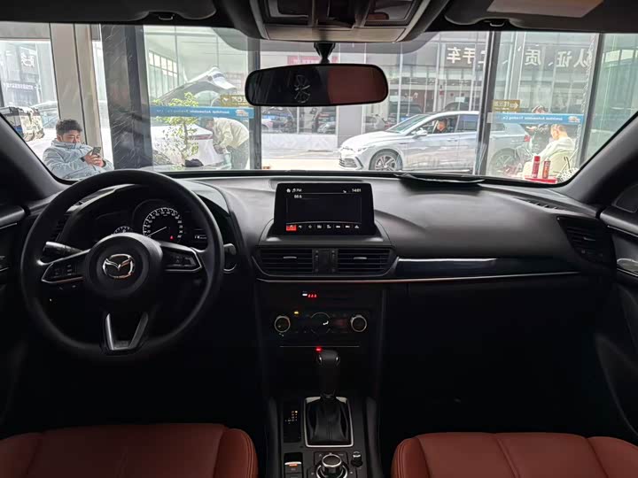 Photo 7 - Mazda CX-4