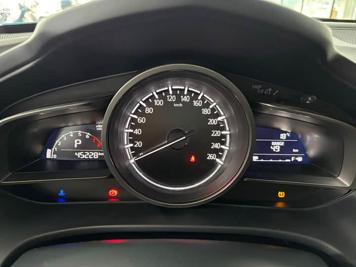 Photo 9 - Mazda CX-4