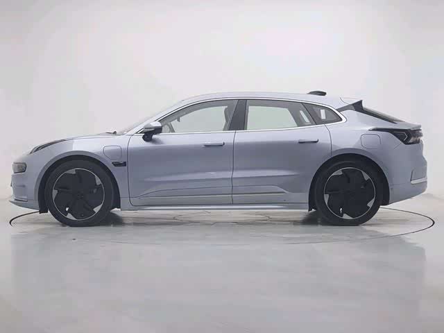 Фото 2 - Zeekr 001