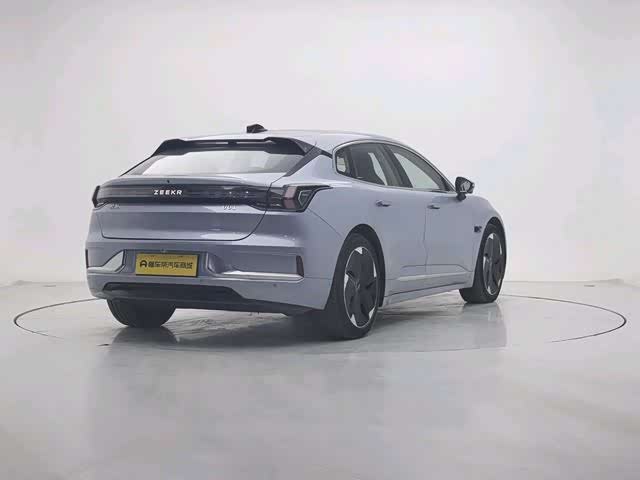 Фото 7 - Zeekr 001