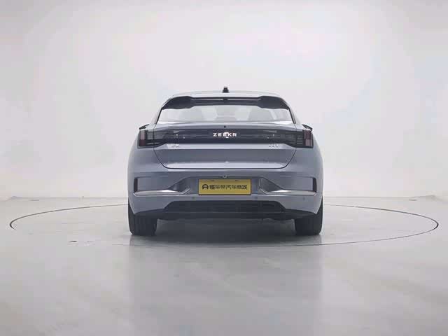 Фото 9 - Zeekr 001
