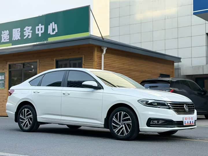 Фото 1 - Volkswagen Lavida