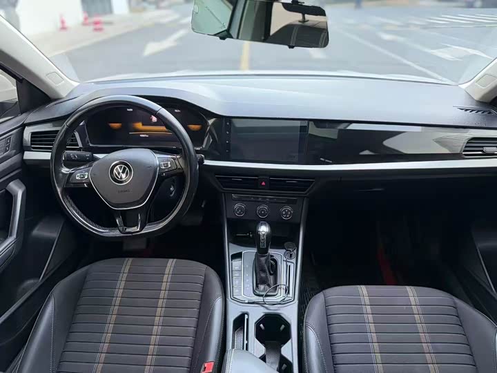 Фото 5 - Volkswagen Lavida