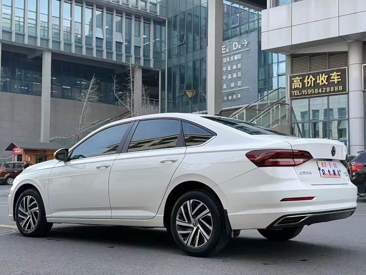 Фото 7 - Volkswagen Lavida