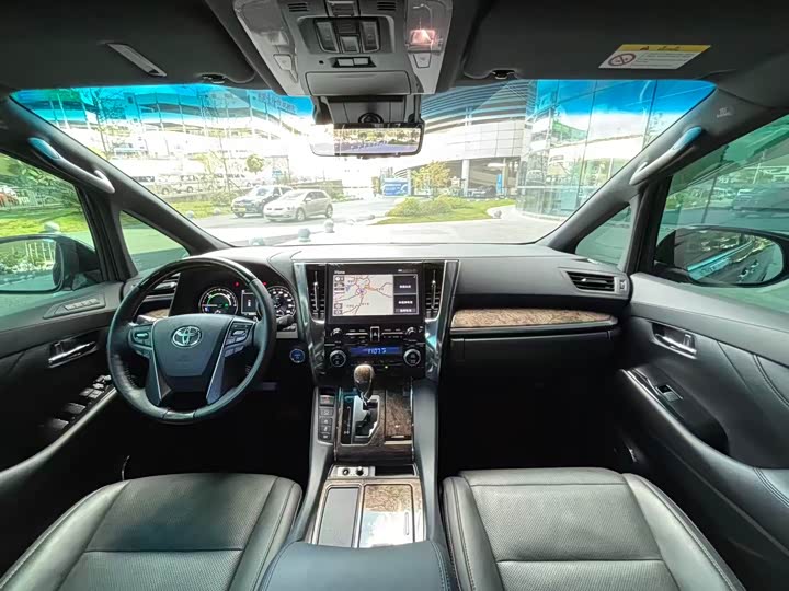 Фото 5 - Toyota Alphard