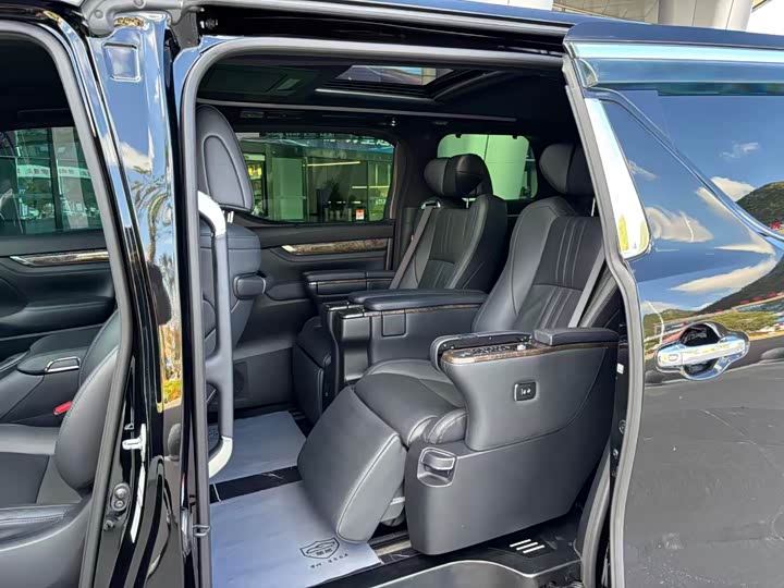 Фото 6 - Toyota Alphard