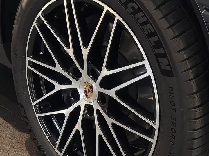 Фото 8 - Porsche Cayenne