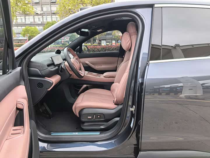 Фото 4 - Nio EC6