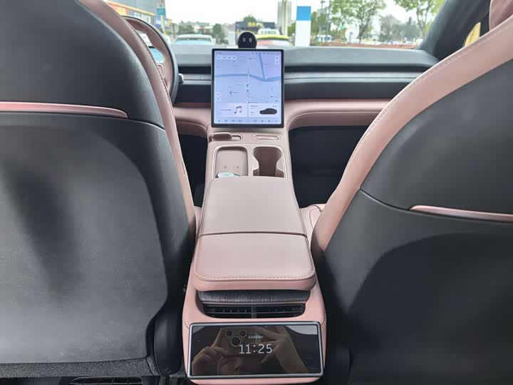 Фото 8 - Nio EC6