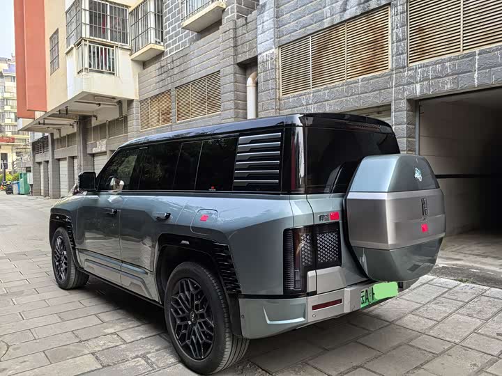 Фото 4 - BYD Yangwang U8