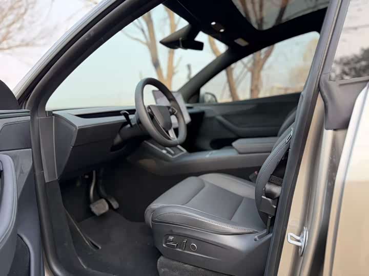 Фото 4 - Tesla Model Y