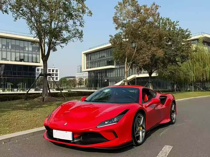 Photo 1 - Ferrari F8