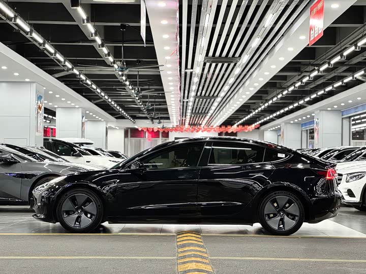 Фото 7 - Tesla Model 3