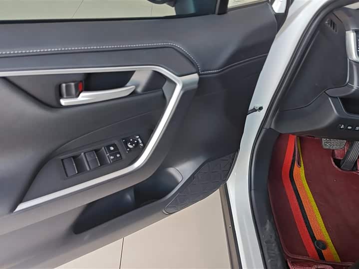 Фото 7 - Toyota Wildlander