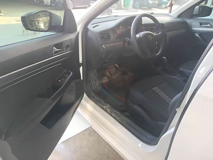 Фото 4 - Volkswagen Lavida