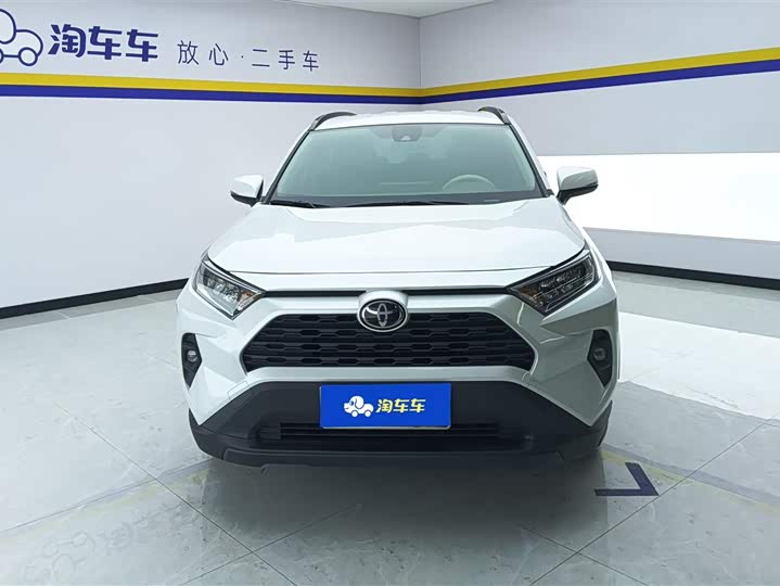Фото 2 - Toyota RAV4