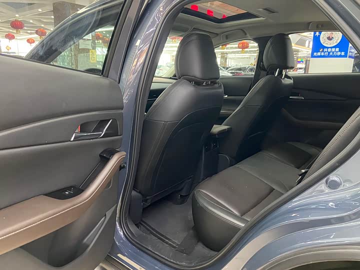 Фото 8 - Mazda CX-30