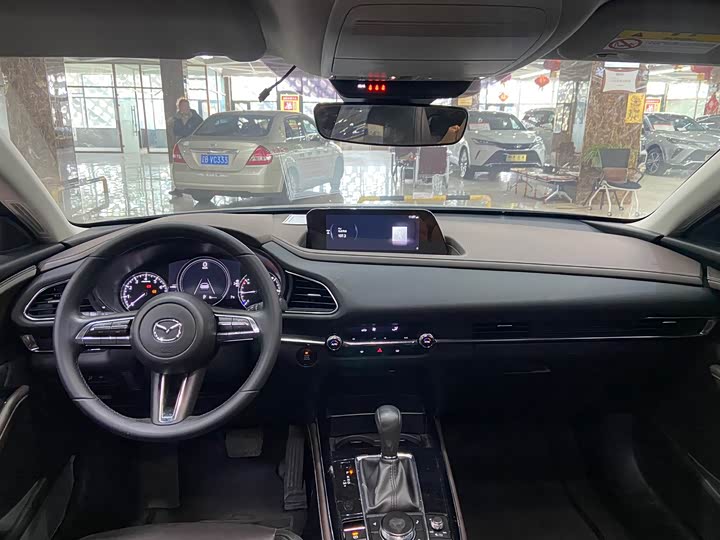 Фото 9 - Mazda CX-30