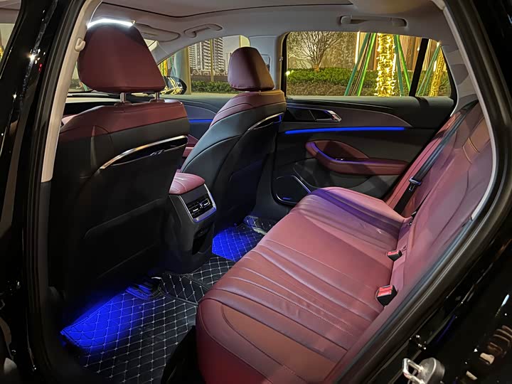 Фото 6 - Hongqi H5