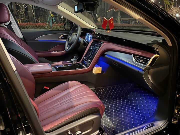 Фото 8 - Hongqi H5