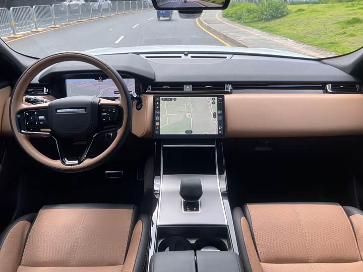 Фото 8 - Land Rover Range Rover Velar