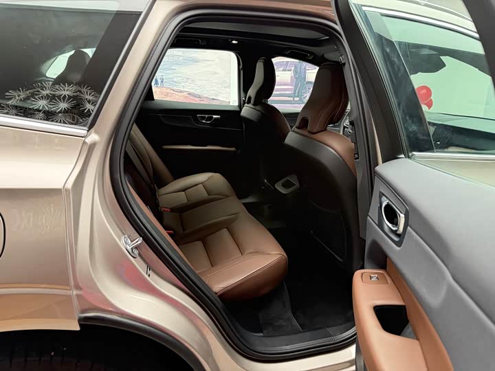 Фото 5 - Volvo XC60