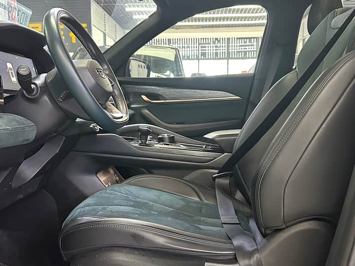 Фото 8 - Geely Monjaro