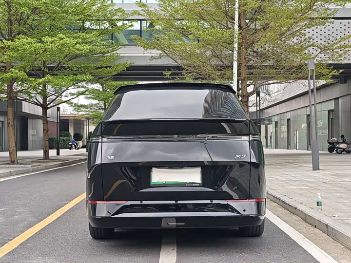 Фото 3 - XPeng X9