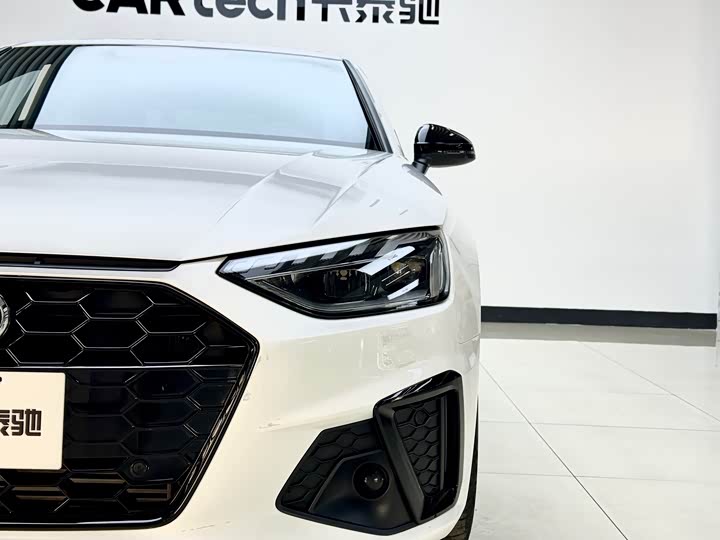 Фото 6 - Audi A4L