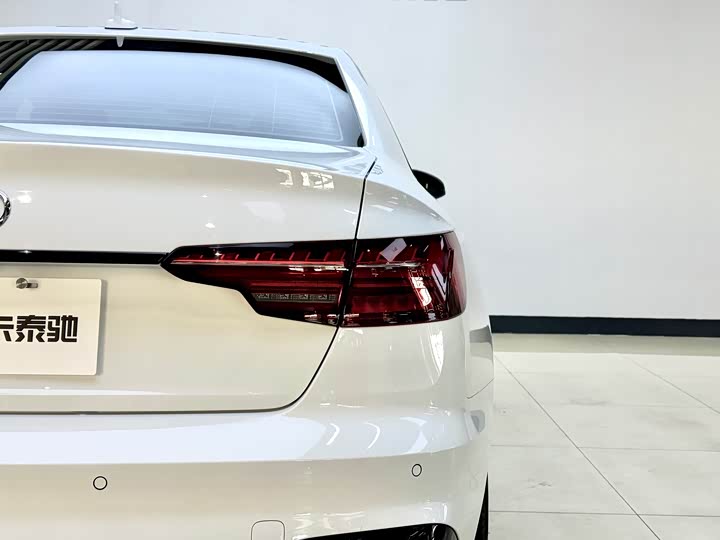 Фото 7 - Audi A4L