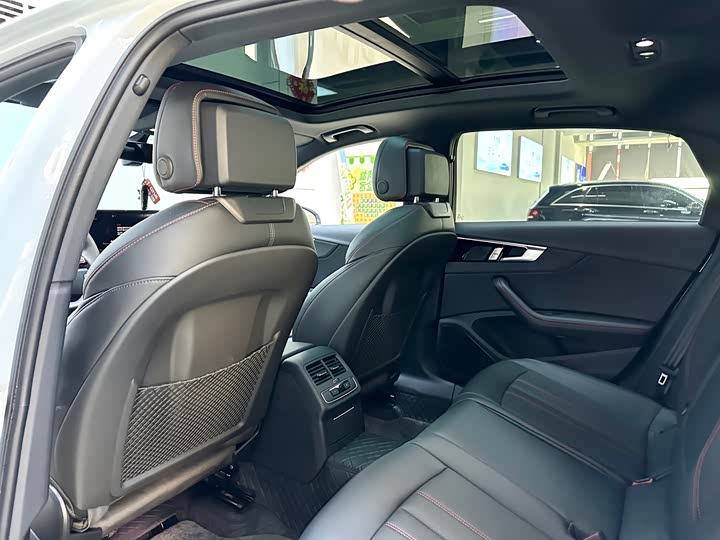 Фото 9 - Audi A4L