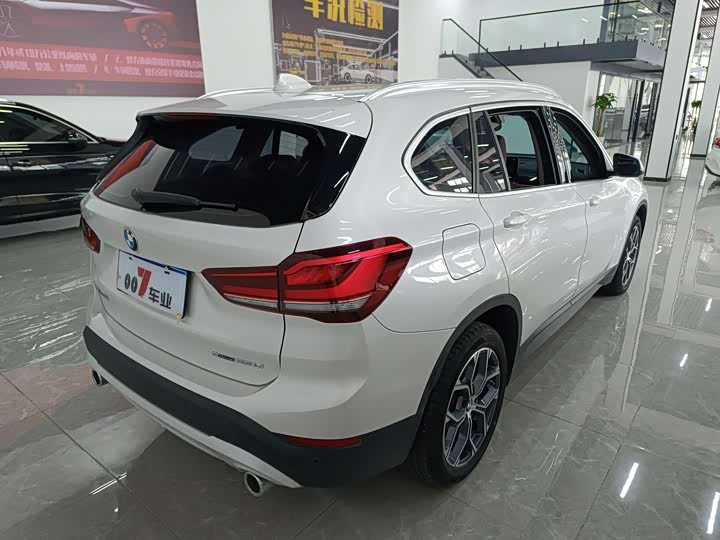 Фото 2 - BMW X1