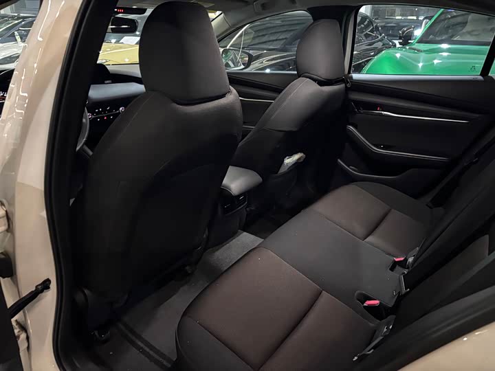 Photo 3 - Mazda 3 (Axela)