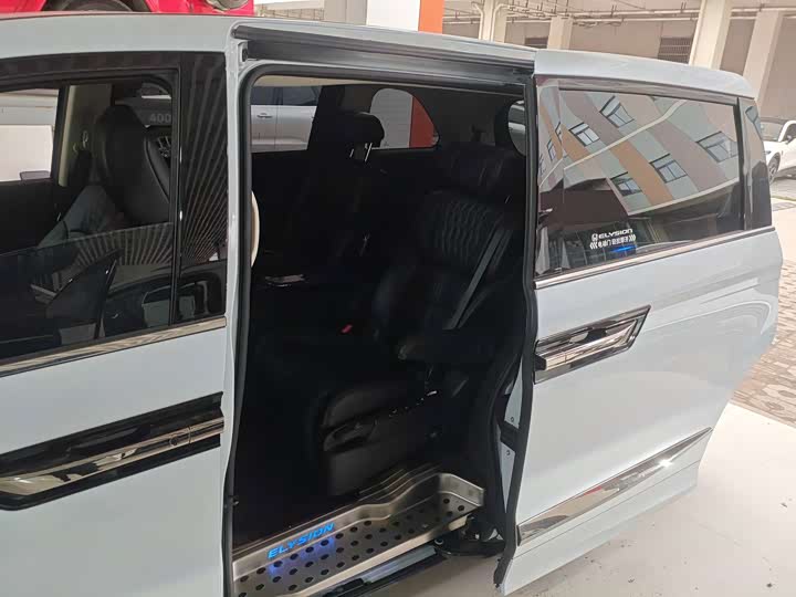 Фото 3 - Honda Elysion