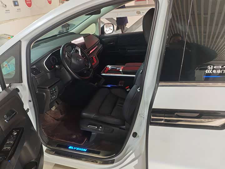 Фото 5 - Honda Elysion