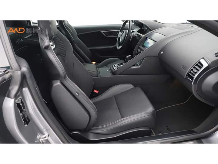 Фото 8 - Jaguar F-Type