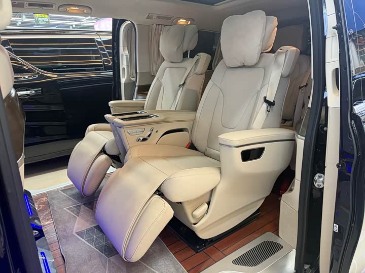 Mercedes-Benz V-Class 2022 2022款 V 260 L 长轴距豪华版