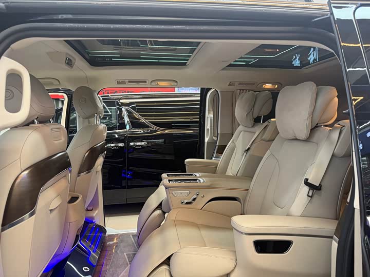 Mercedes-Benz V-Class 2022 2022款 V 260 L 长轴距豪华版